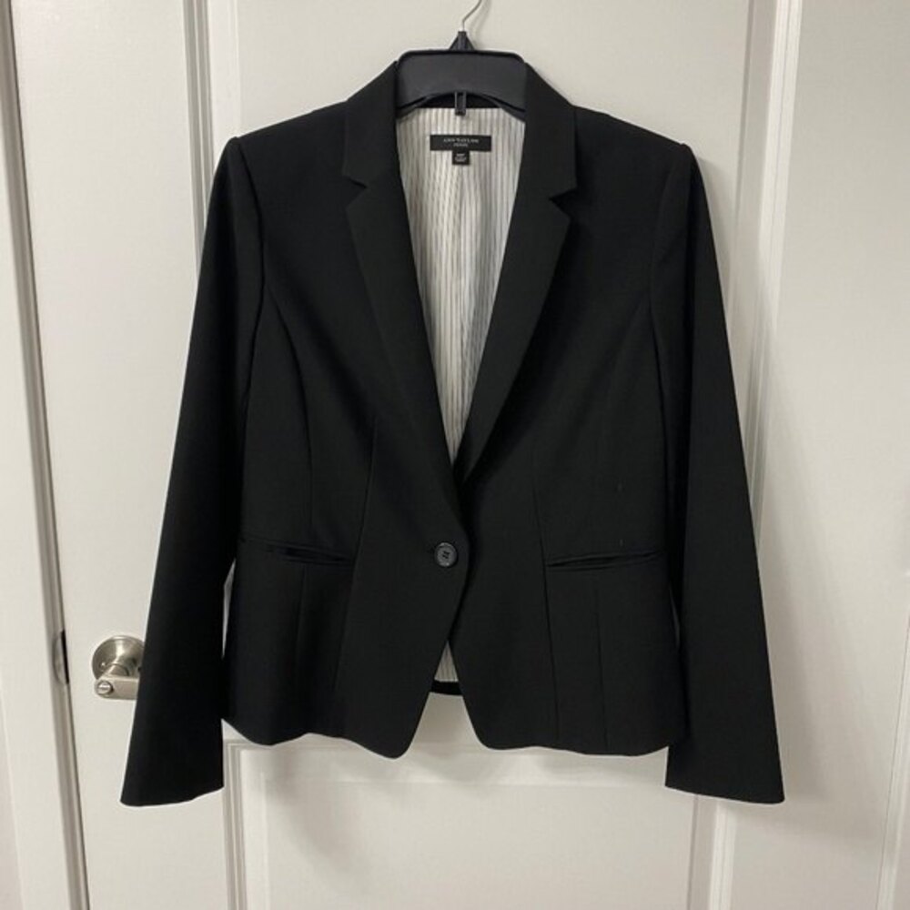 Ann Taylor One Button Blazer Black 10P Petite Tailored Suit Jacket Pockets.